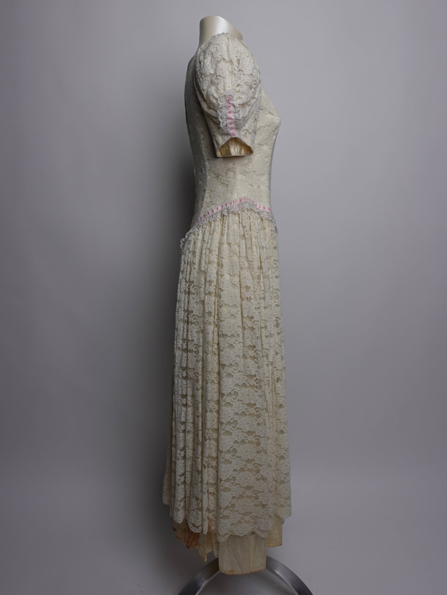 1940S - GUNNE SAX STYLE FRENCH LACE MAXI DRESS