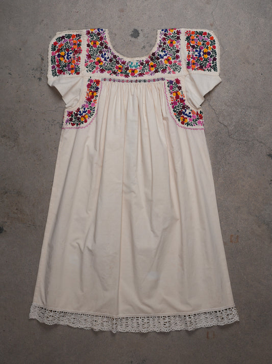 1950S - MEXICAN HAND EMBROIDERED COTTON PEASANT DRESS W/ CROTCHET TRIM