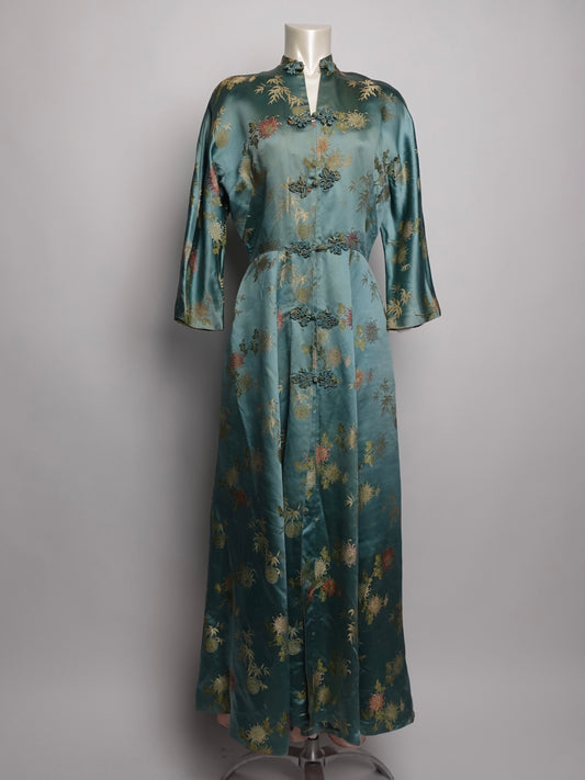 1940S - DYNASTY SATIN/SILK BROCADE DRESSING GOWN