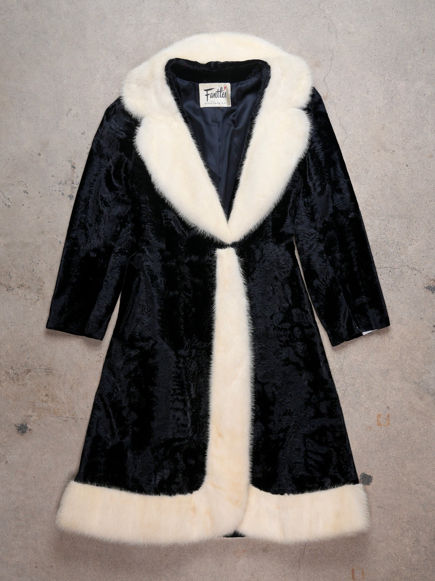 1960S - FANTLES BLACK VELVET MINK FUR COAT