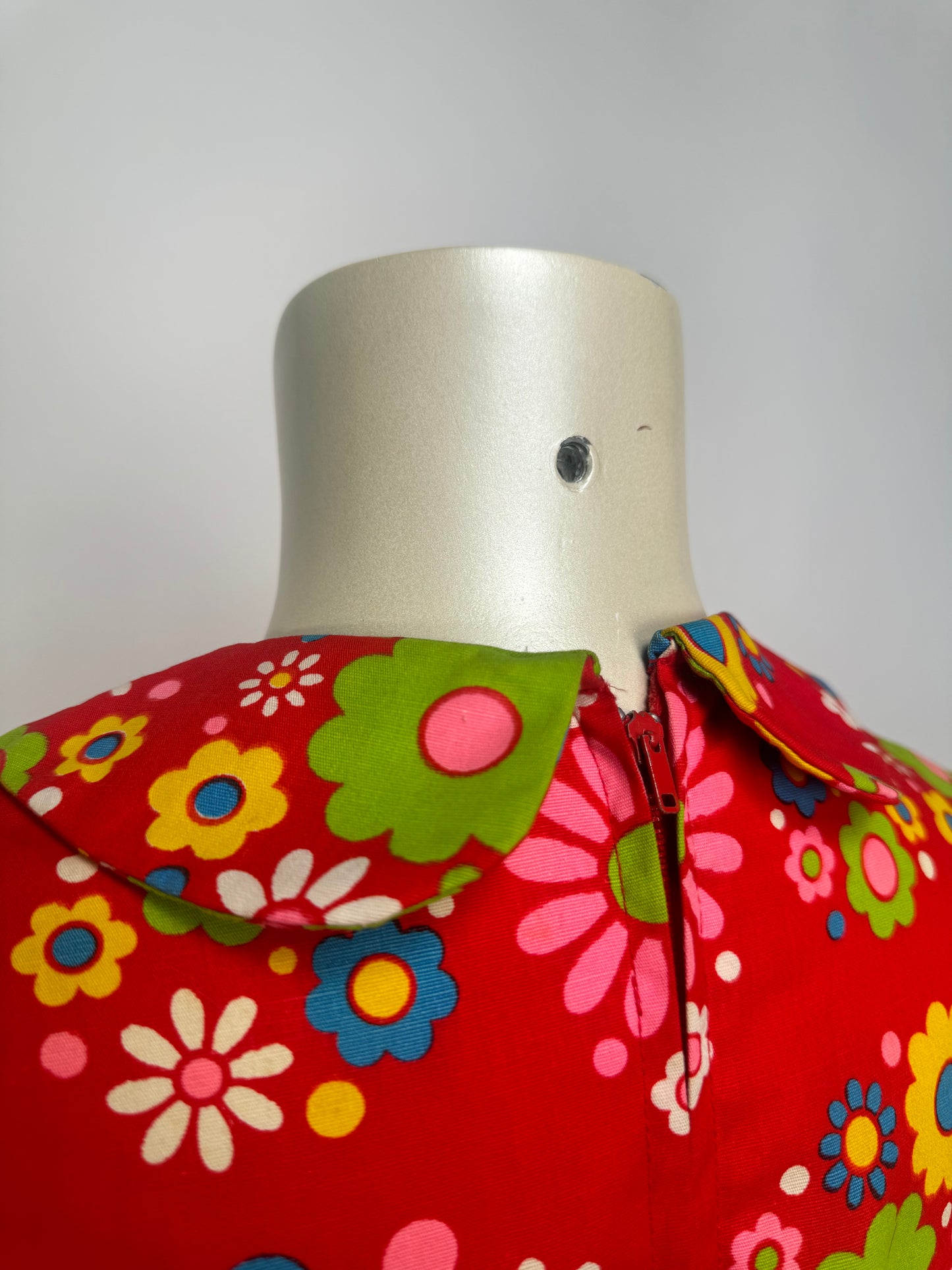 1960S -FLOWER POWER SLEEVLESS MIDI DRESS