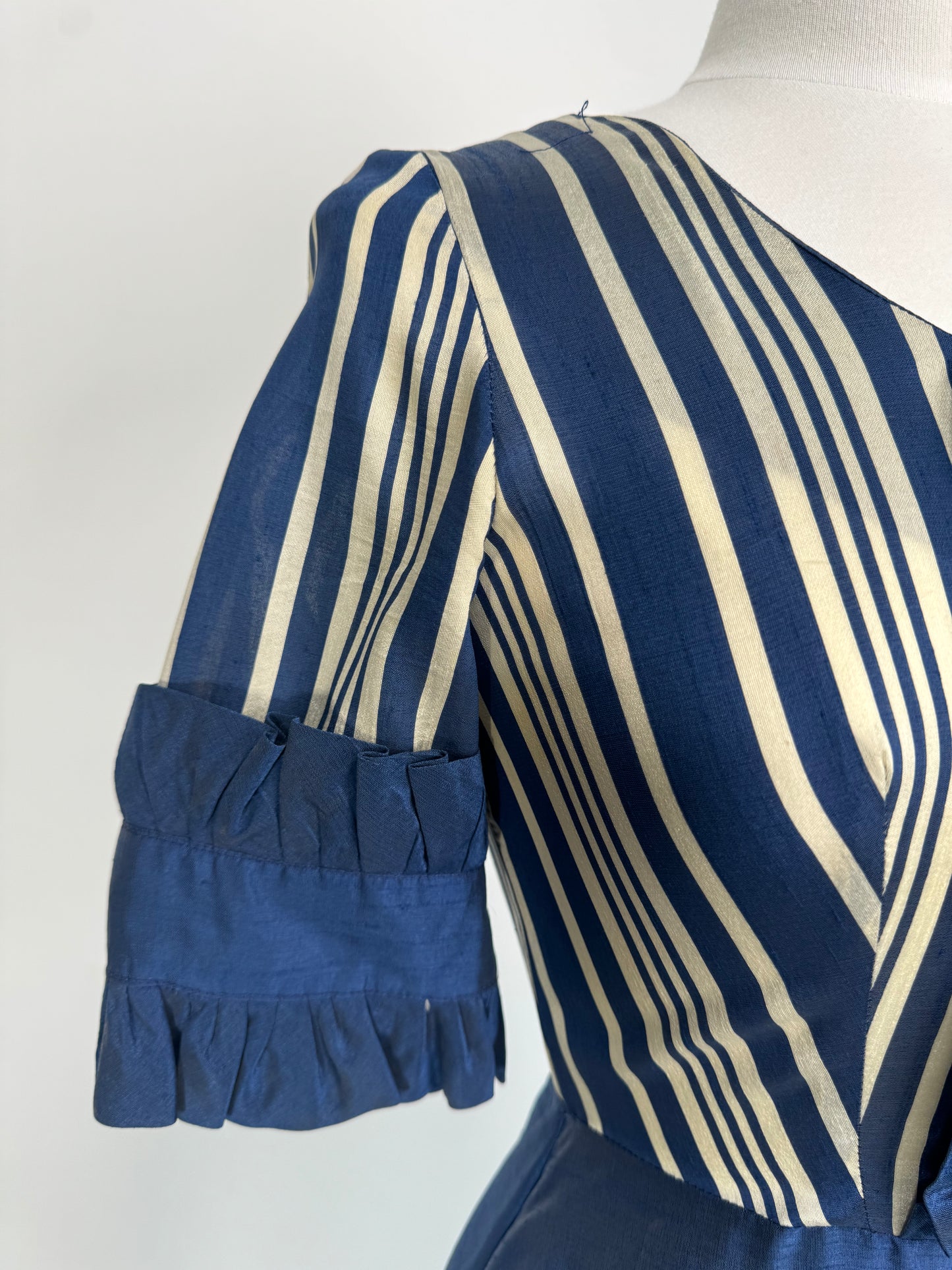 1960S - ST. ANDRE STRIPED BLUE DRESS