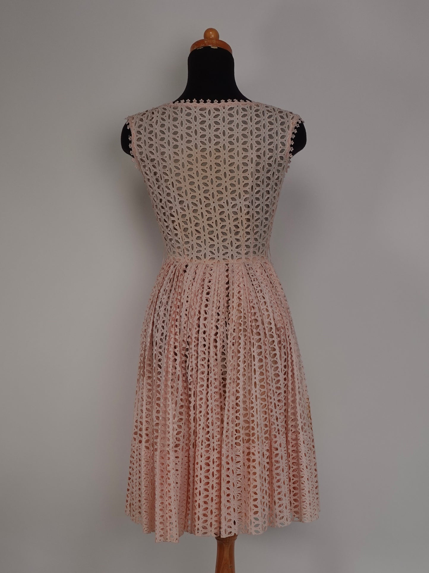 1960S - (PINK CROCHET/LACE)