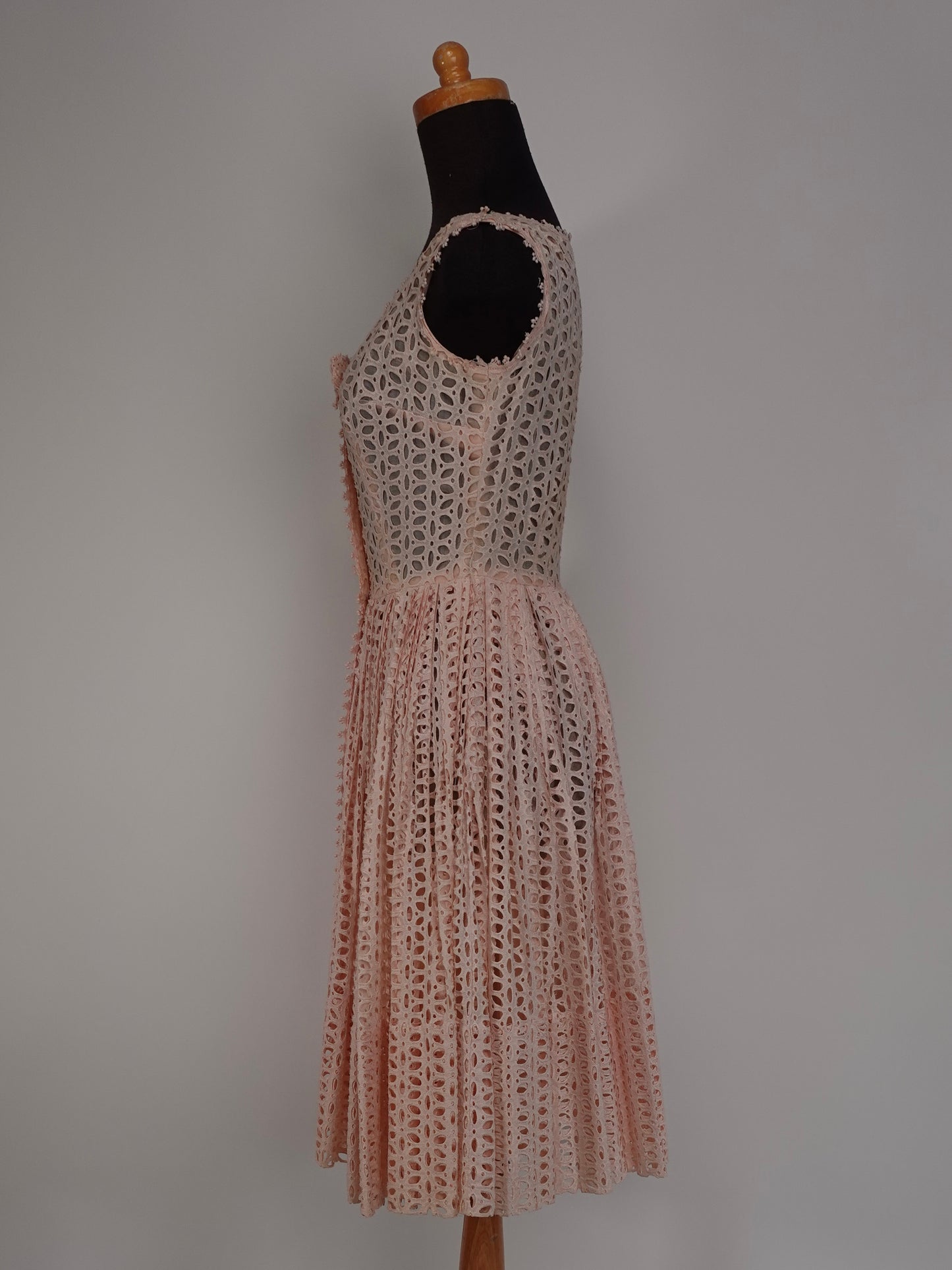 1960S - (PINK CROCHET/LACE)