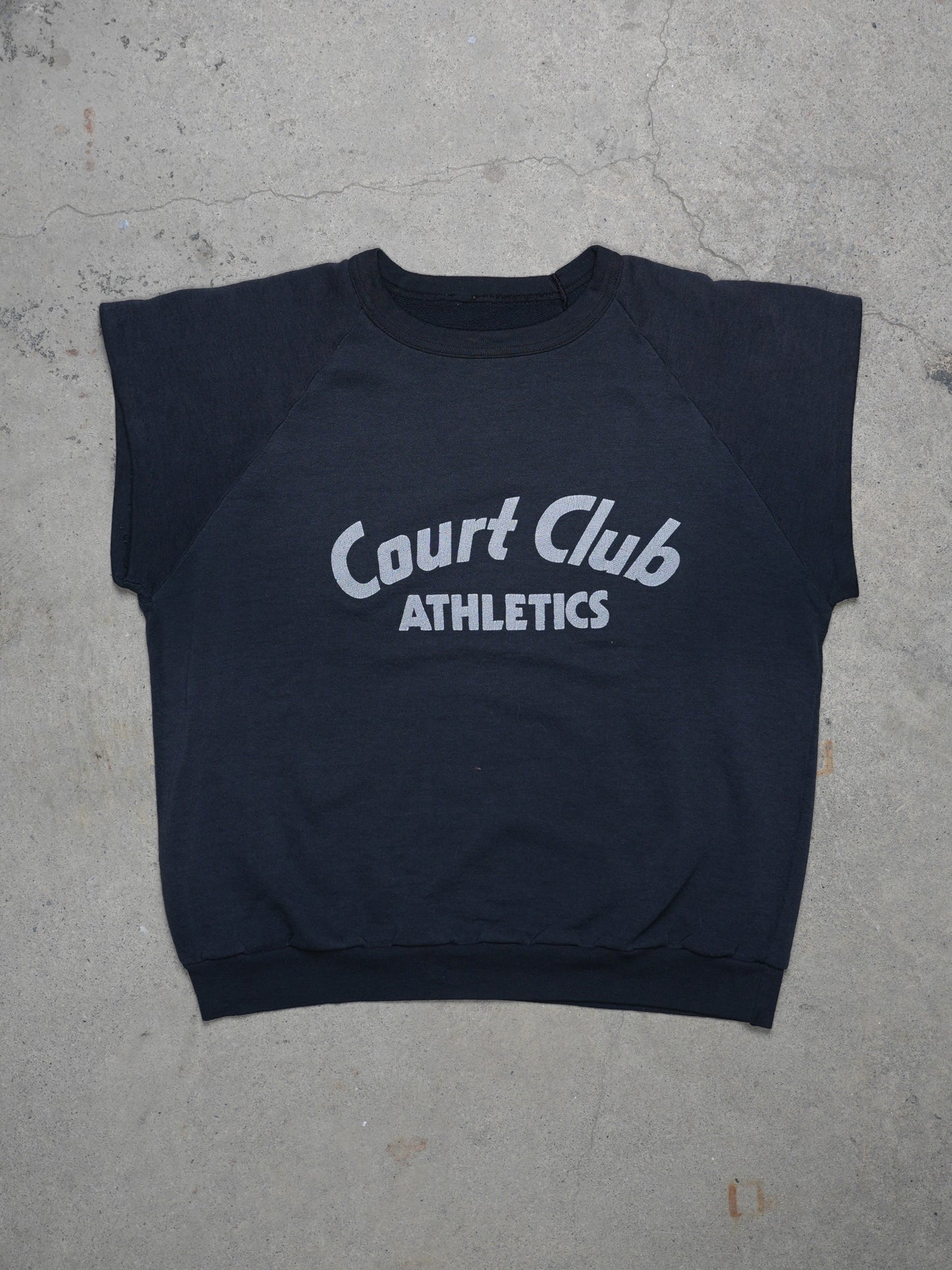 1980S - "COURT CLUB ATHLETICS" RAGLAN SLEEVE CUT OFF SWEATSHIRT